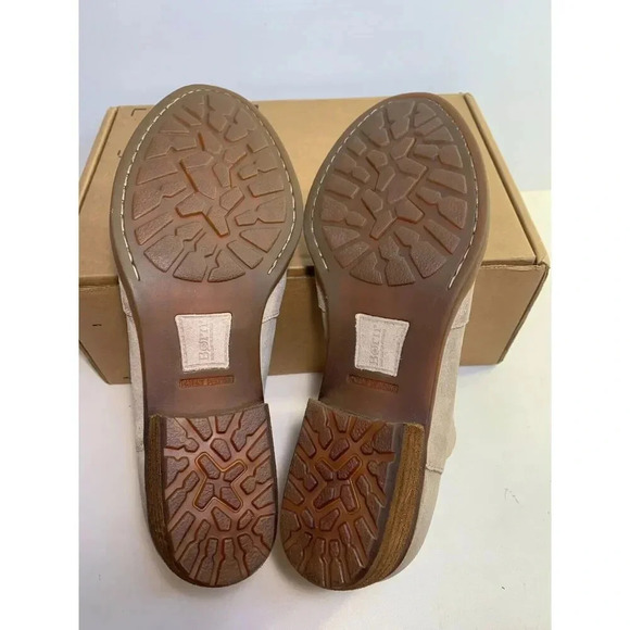 .547 Born Tora Green, Medium Width, US 9.5 Womens - Picture 5 of 6